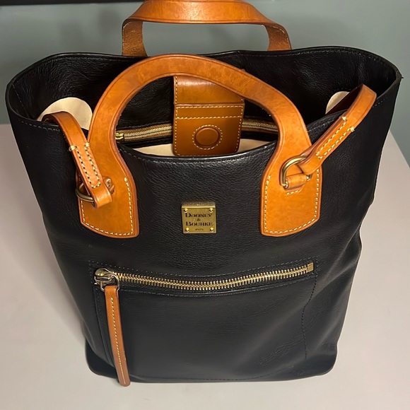 Dooney and Bourke Bucket tote - Picture 2 of 13